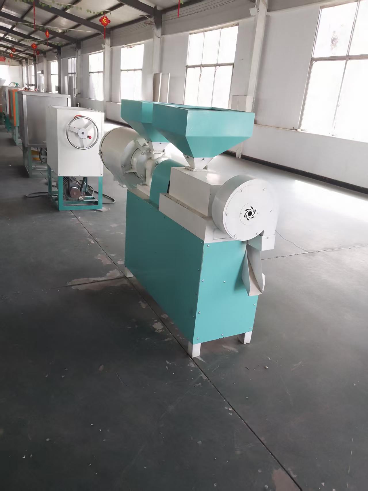 玉米脫皮制糝機5